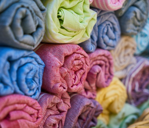 Read more about the article Best Fabrics for Sensitive Skin: Safe Materials for Comfort